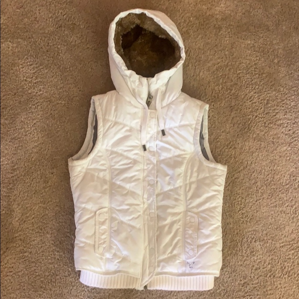 White winter vest with fur hood, size medium